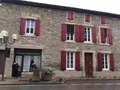 YT Multiservices dans l'Aude 11 et l'Hérault 34 Rénovation Toiture Maçonnerie Peinture Isolation